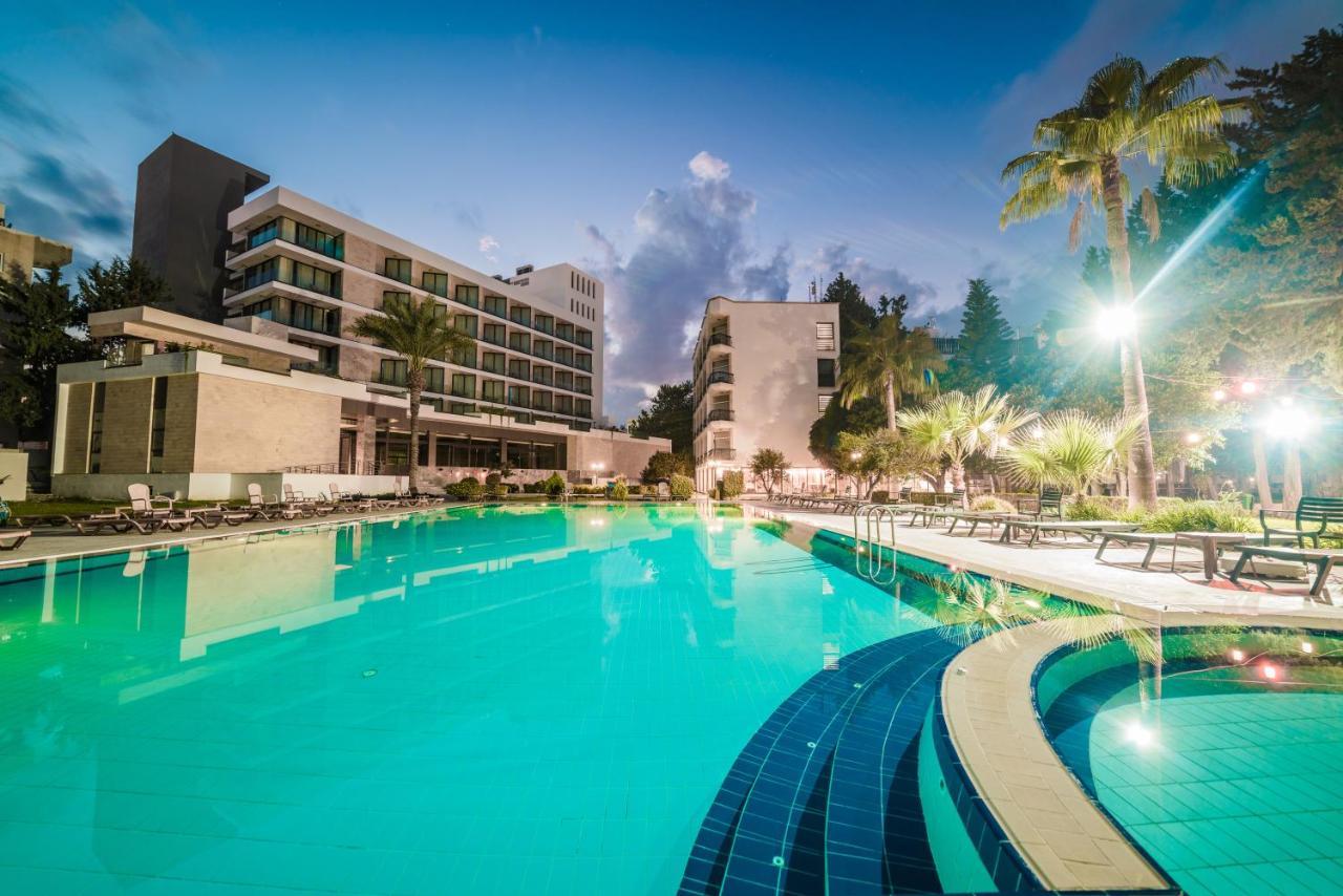 Hotel Pia Bella Kyrenia  Exterior foto