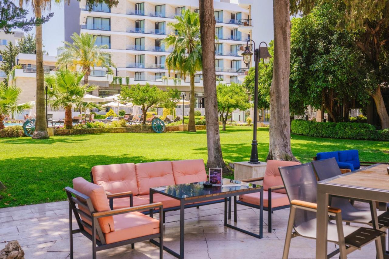 Hotel Pia Bella Kyrenia  Exterior foto
