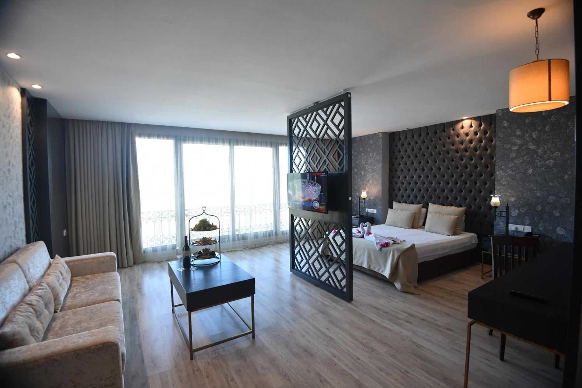 Hotel Pia Bella Kyrenia  Exterior foto