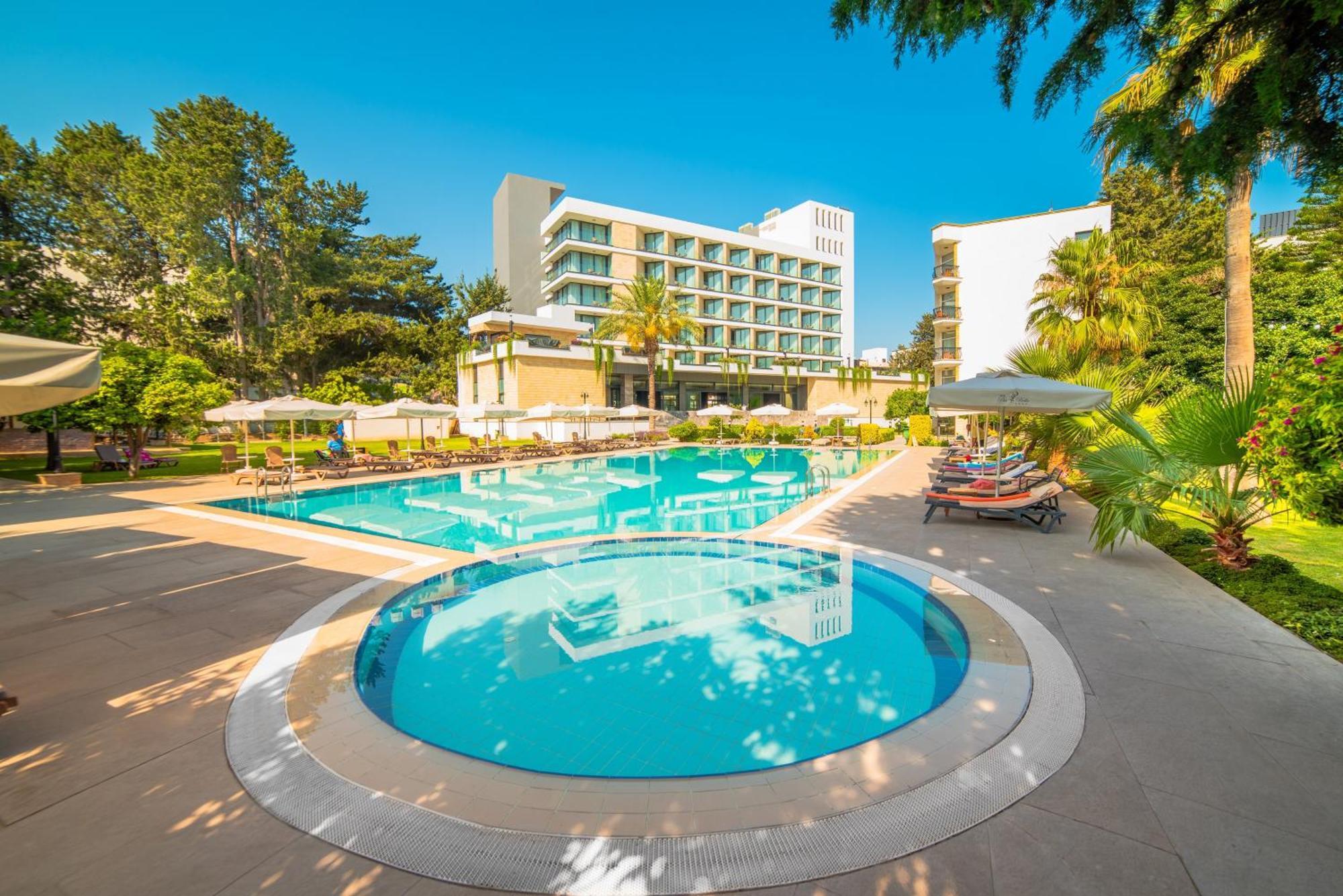 Hotel Pia Bella Kyrenia  Exterior foto